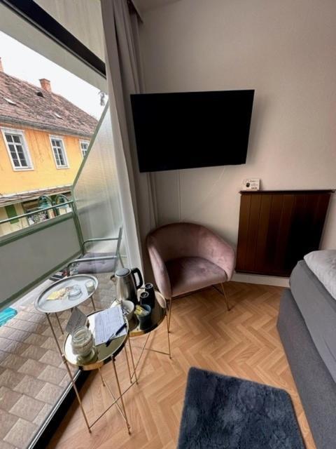 Pension Columbia Inkl. Fruehstueck Im Zentraum Бад-Глайхенберг Екстер'єр фото